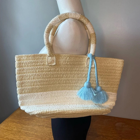 Altru Handbags - Altru NWOT Straw Bag Beach Tassel Cream White Stripe Purse Boho Tote Blue Roomy